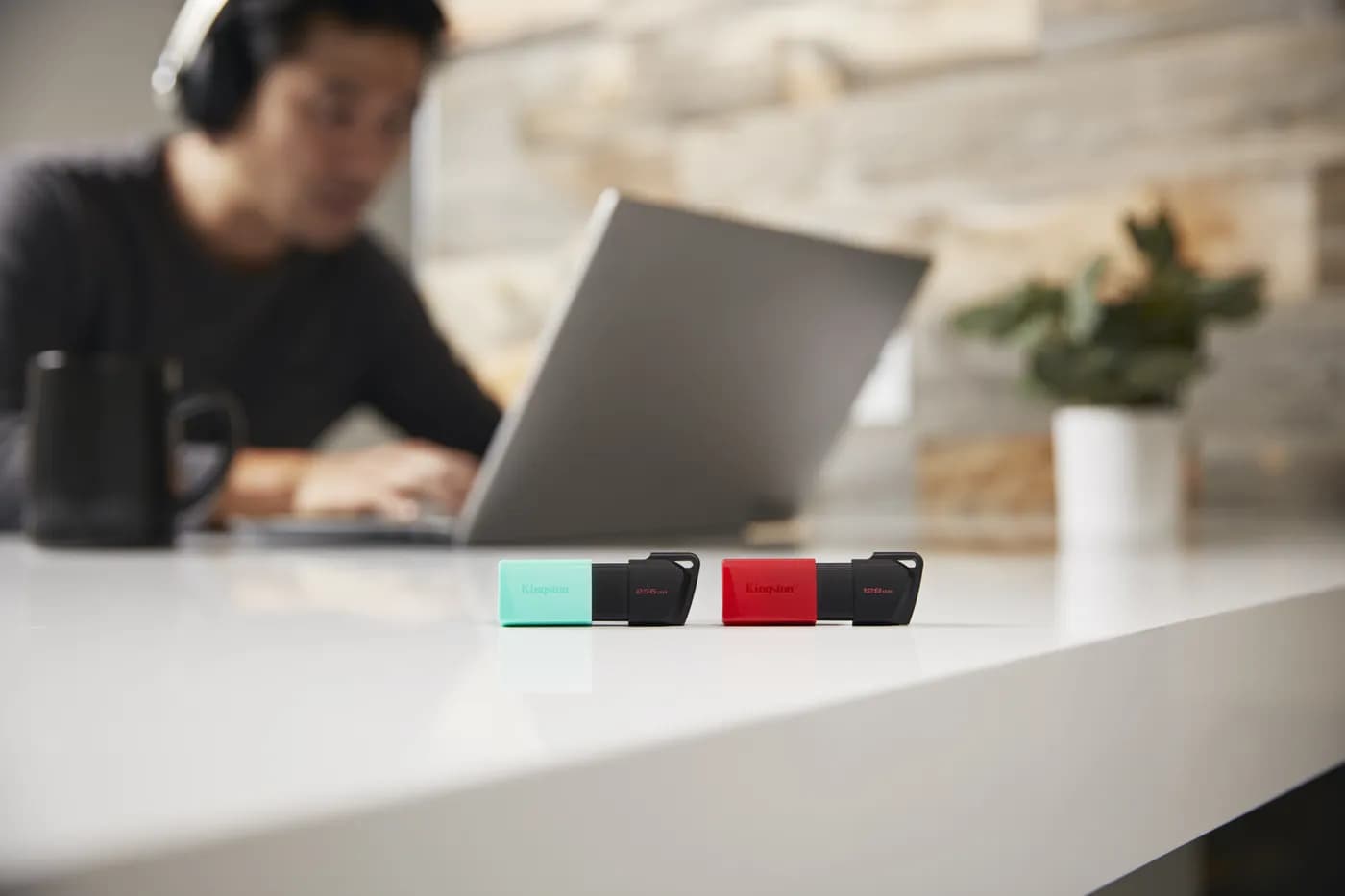 128GB USB3.2 Gen1 DataTraveler Exodia M 9