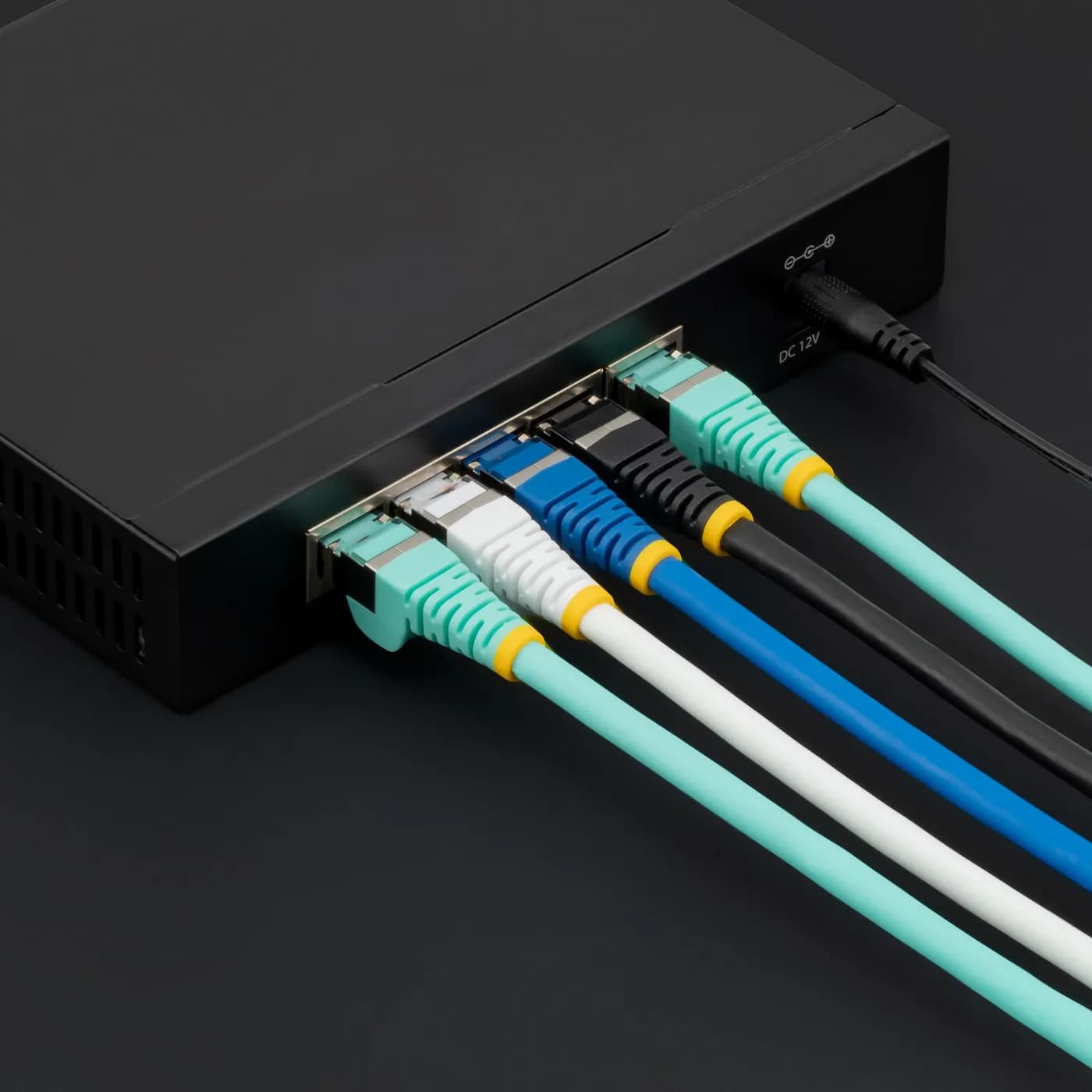 StarTech.com Cable de 4.5m de Red Ethernet CAT6a - Negro - Low Smoke Z 5