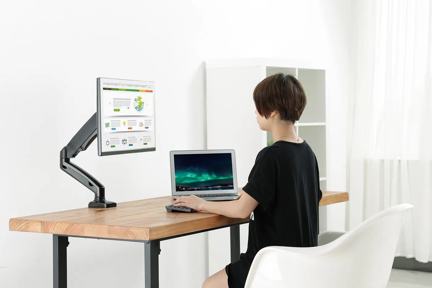 Manhattan Soporte de aluminio con pistón de gas para un monitor 15