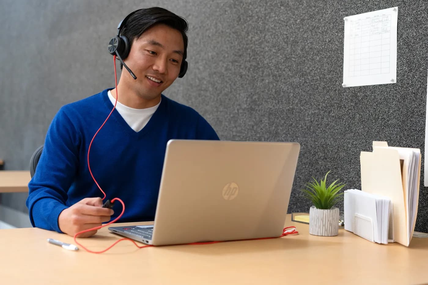 HP Poly Auriculares estéreo USB-C Poly Blackwire 8225 + adaptador USB- 9