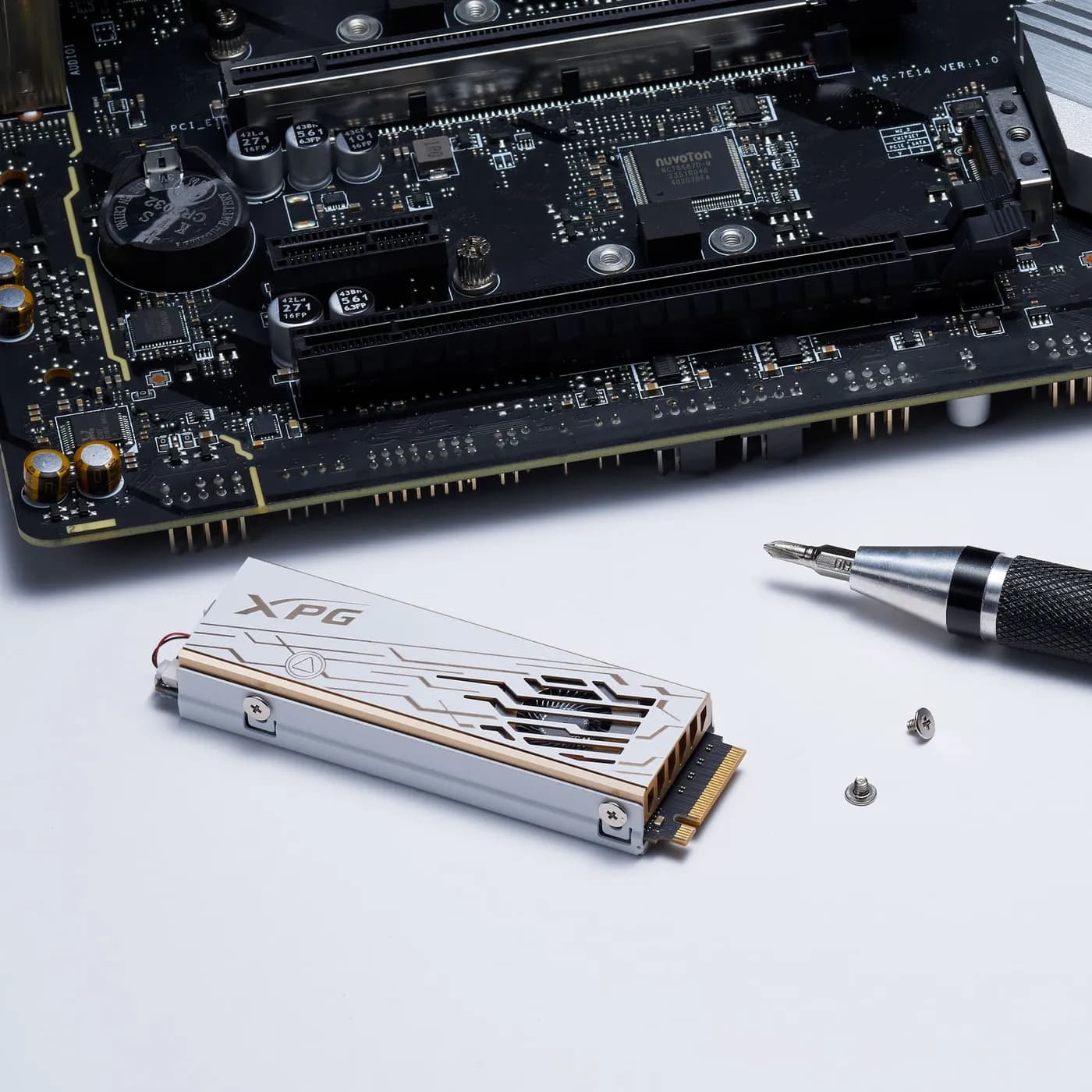 ADATA SMAR-980P-1TCI unidad interna de estado sólido 1 TB M.2 PCI Expr 8