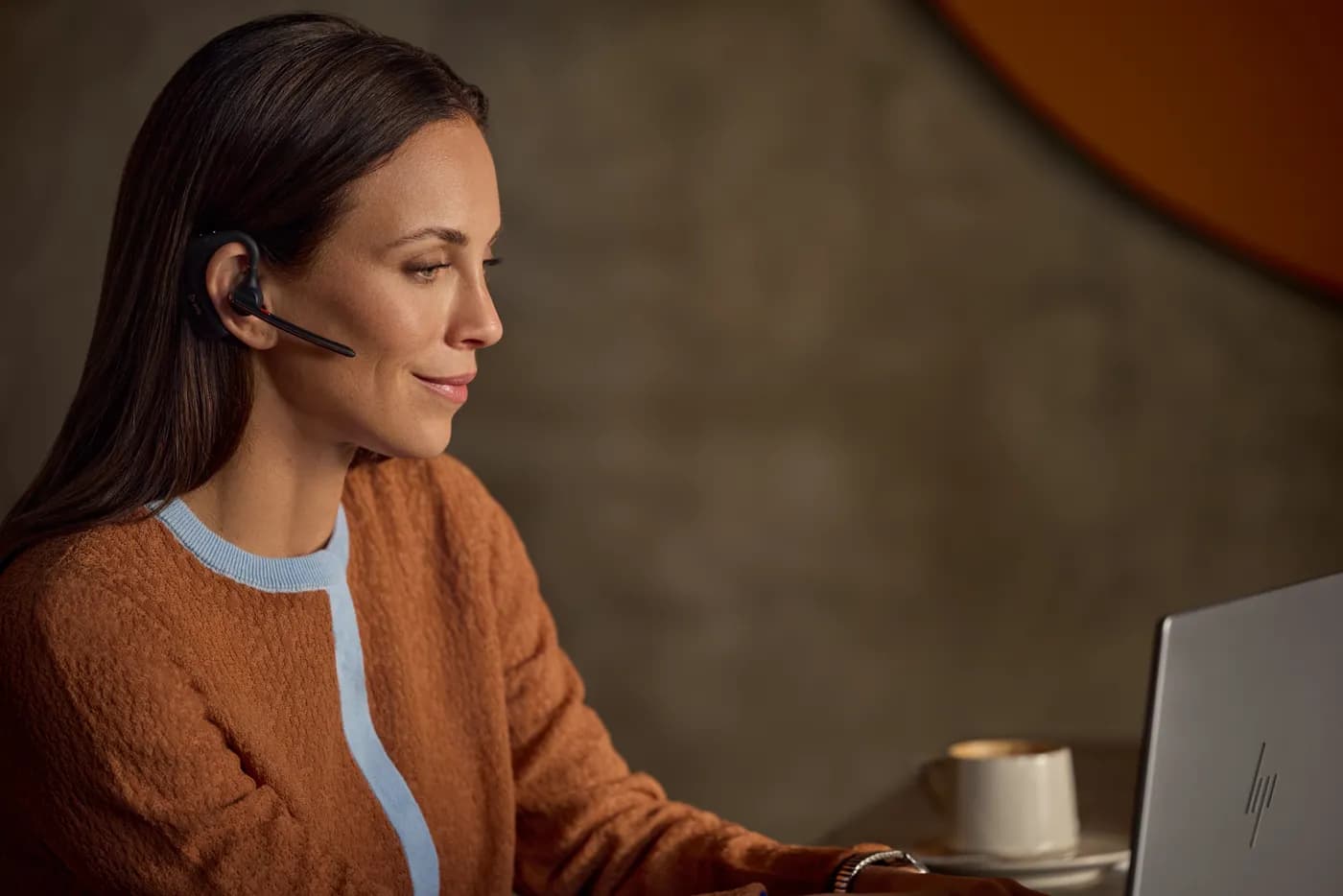 HP Poly Auriculares Poly Voyager Legend 50-M UC 4