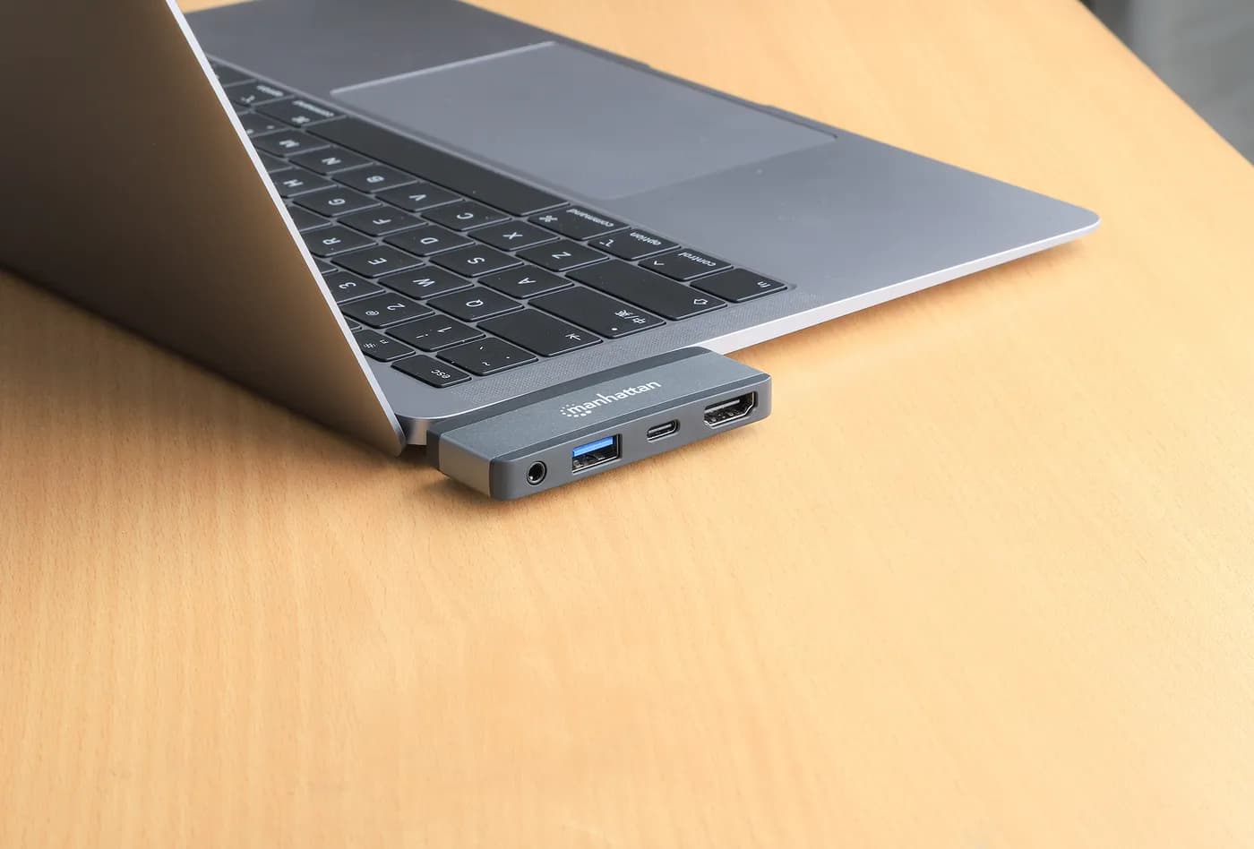Manhattan 190404 base para laptop o replicador de puertos Alámbrico US 8