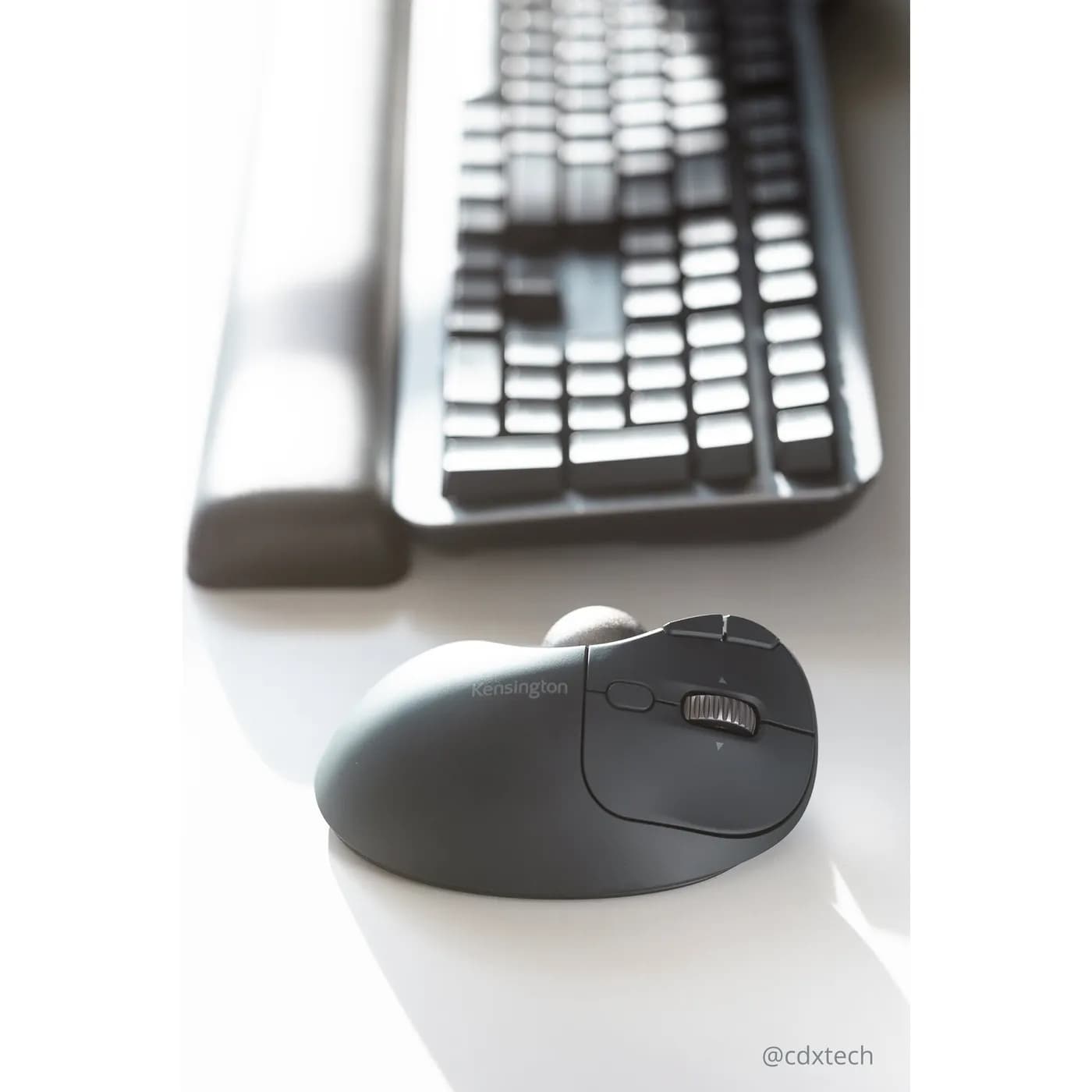 Kensington Pro Fit Ergo TB550 ratón Diestro RF inalámbrico + bluetooth 17