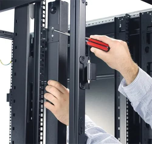 APC Basic Rack 1.92kVA unidad de distribución de energía (PDUs) Negro 3
