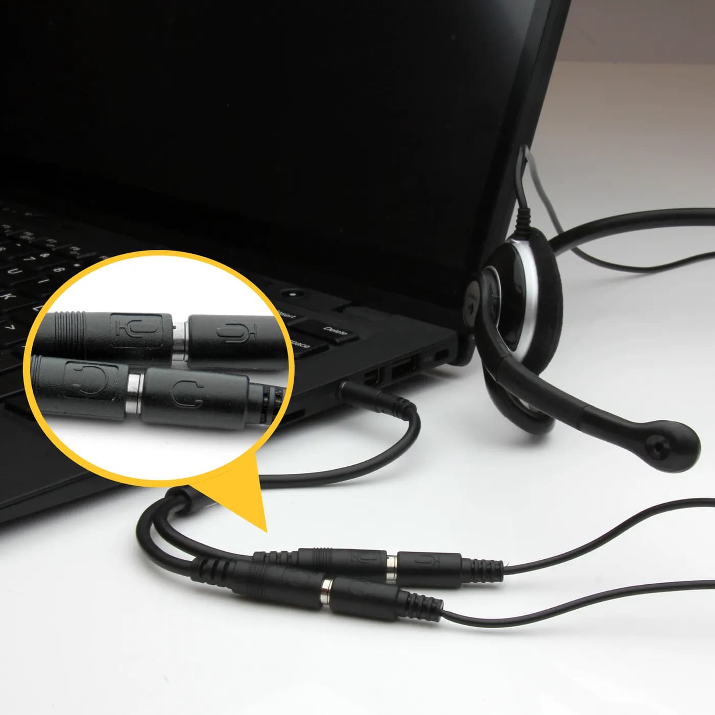 StarTech.com Adaptador de Diadema Mini-Jack 3.5mm 4 pines a Conectores 4