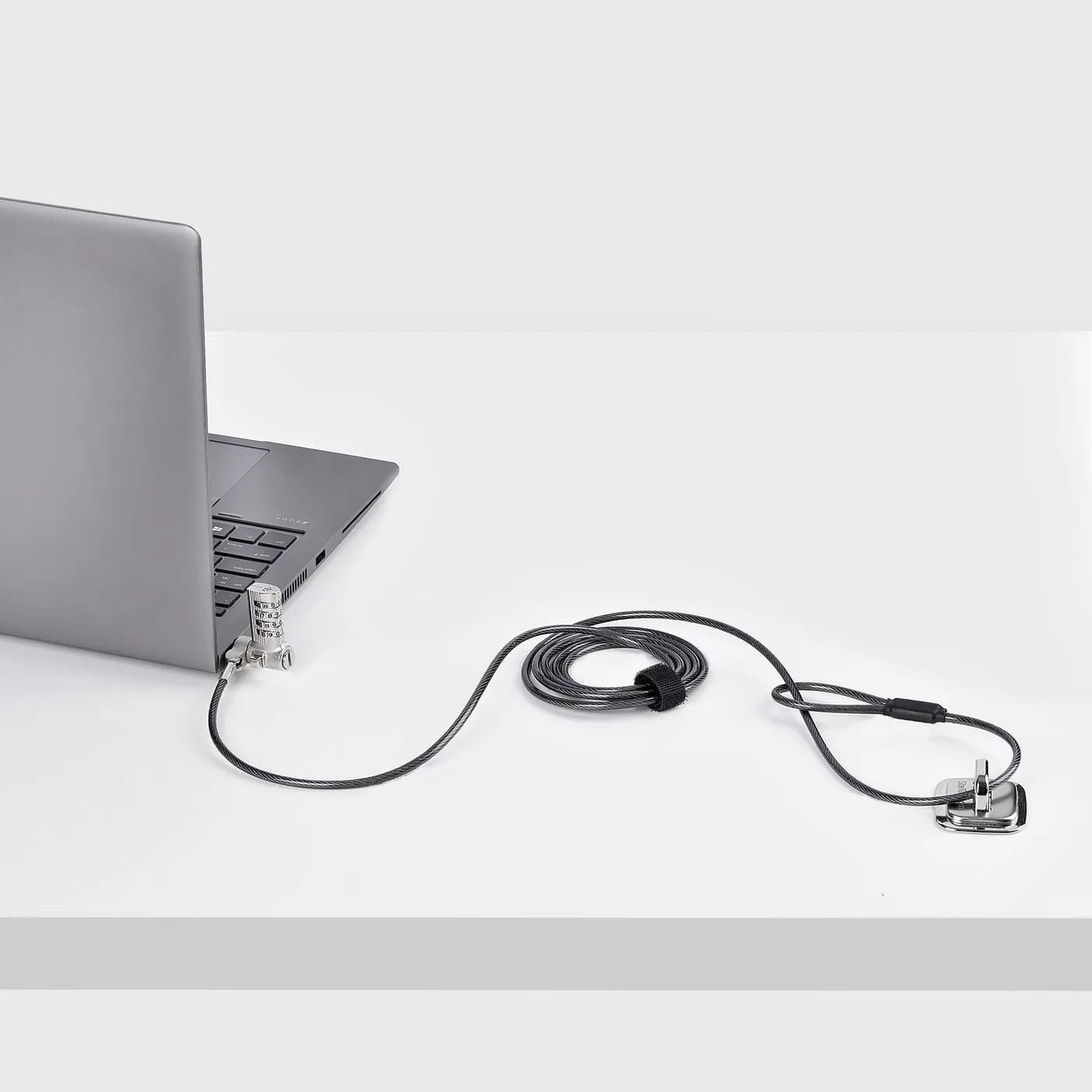 StarTech.com UNIVCS-LAPTOP-LOCK cable antirrobo Negro, Plata 2 m 8