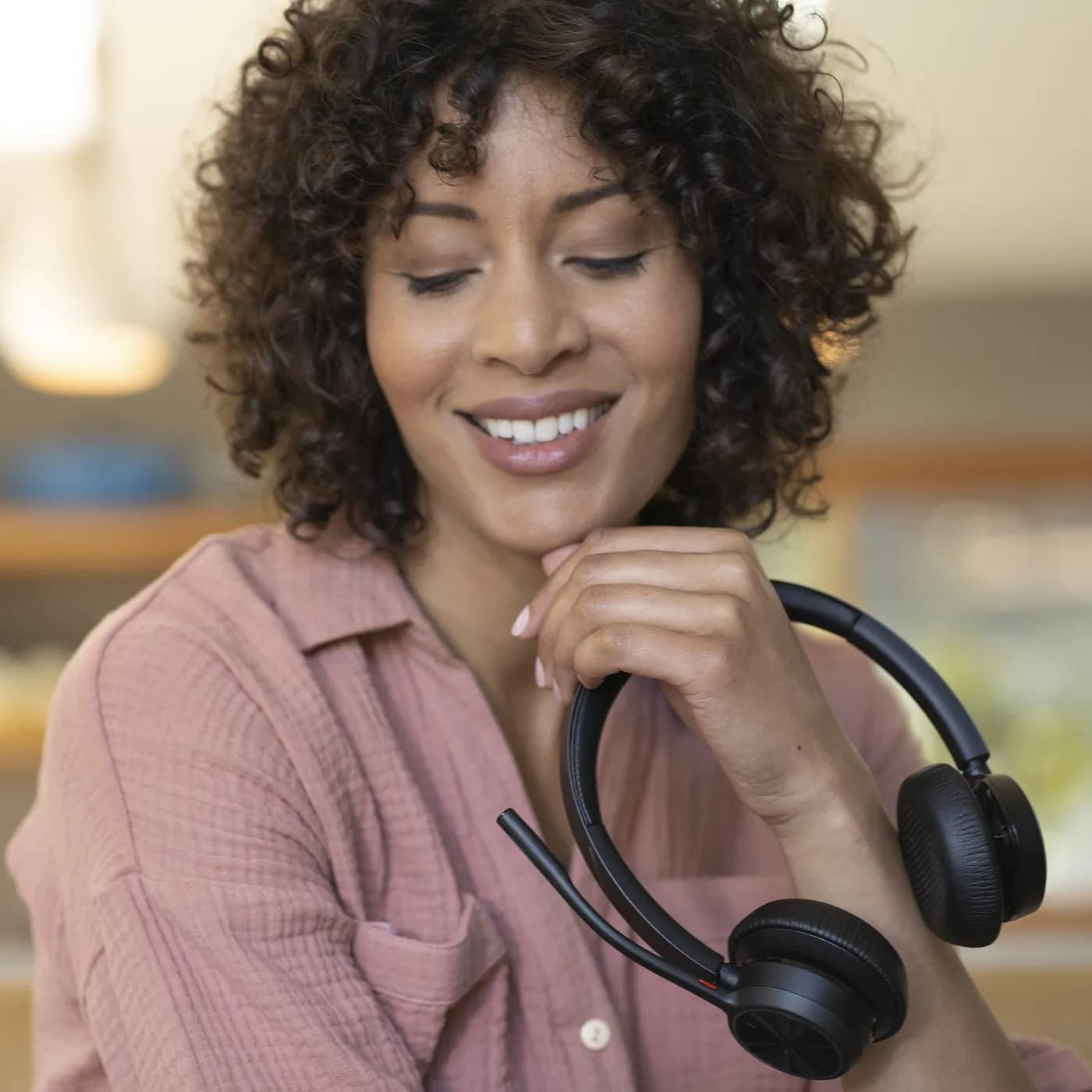 HP Poly Auriculares USB-A estéreo Poly Voyager 4320 UC + adaptador USB 3