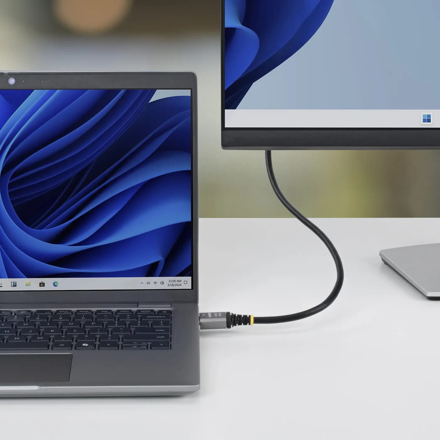 StarTech.com Cable HDMI 2.1 Certificado de Ultra Alta Velocidad de 0.3 6