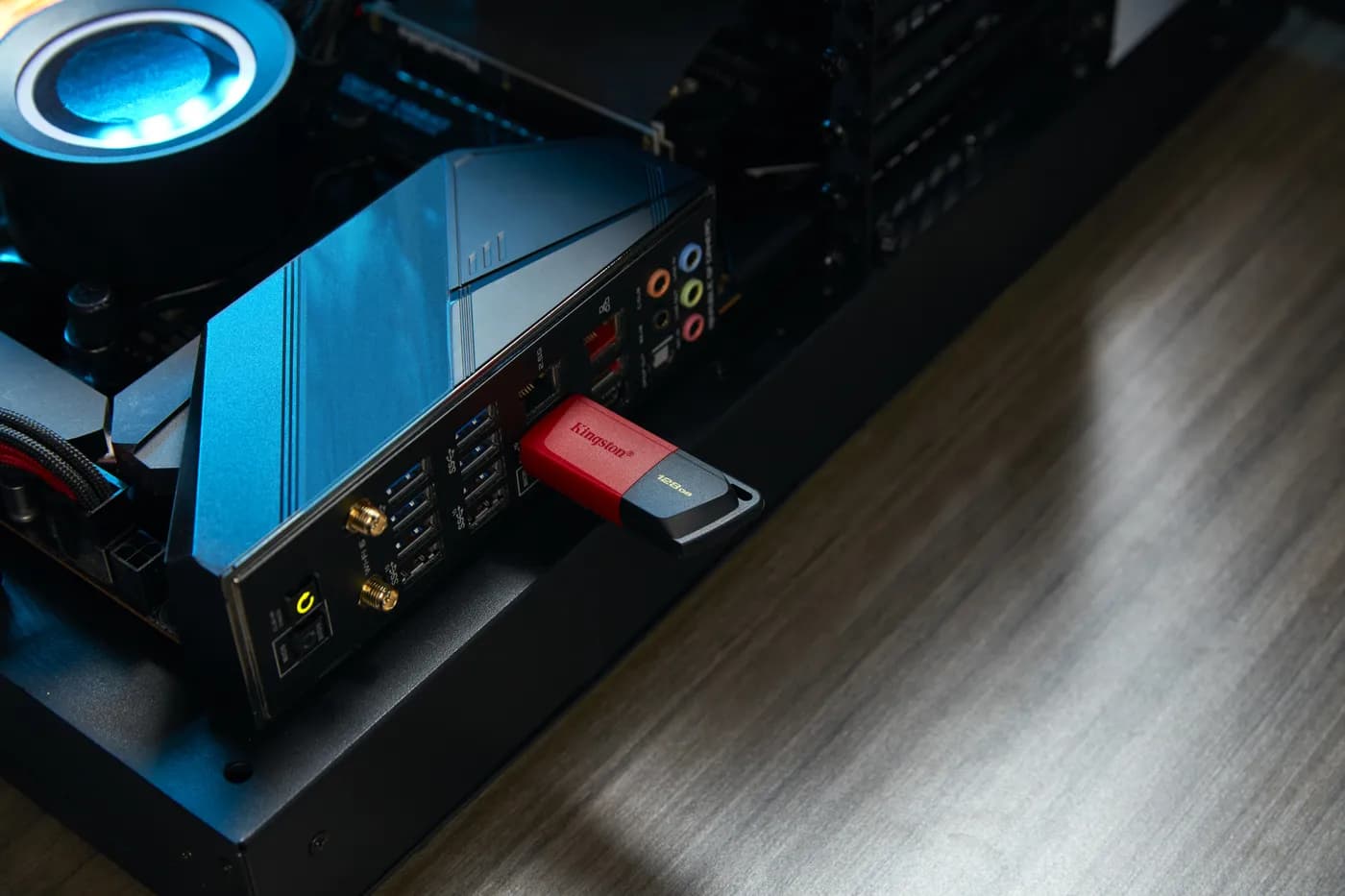 128GB USB3.2 Gen1 DataTraveler Exodia M 10