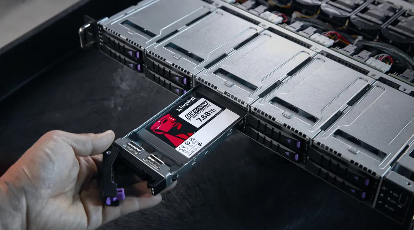 Kingston Technology DC600M 7.68 TB 2.5" Serial ATA III 3D TLC NAND 6