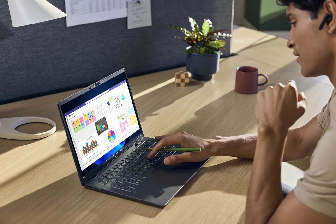 HP EliteBook X G2i 14 inch Notebook Next Gen AI PC Copilot+ PC Intel C 11