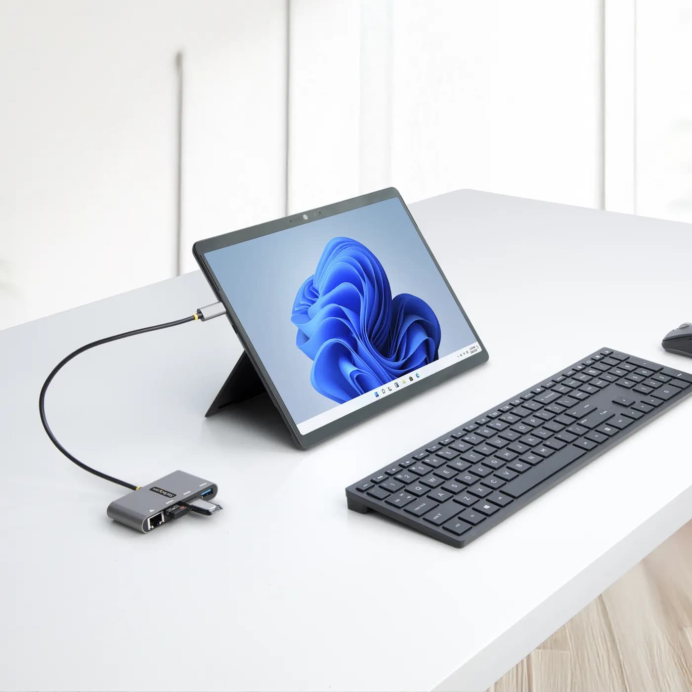 StarTech.com Hub Adaptador USB-C con Ethernet de 3 Puertos USB-A - Red 8