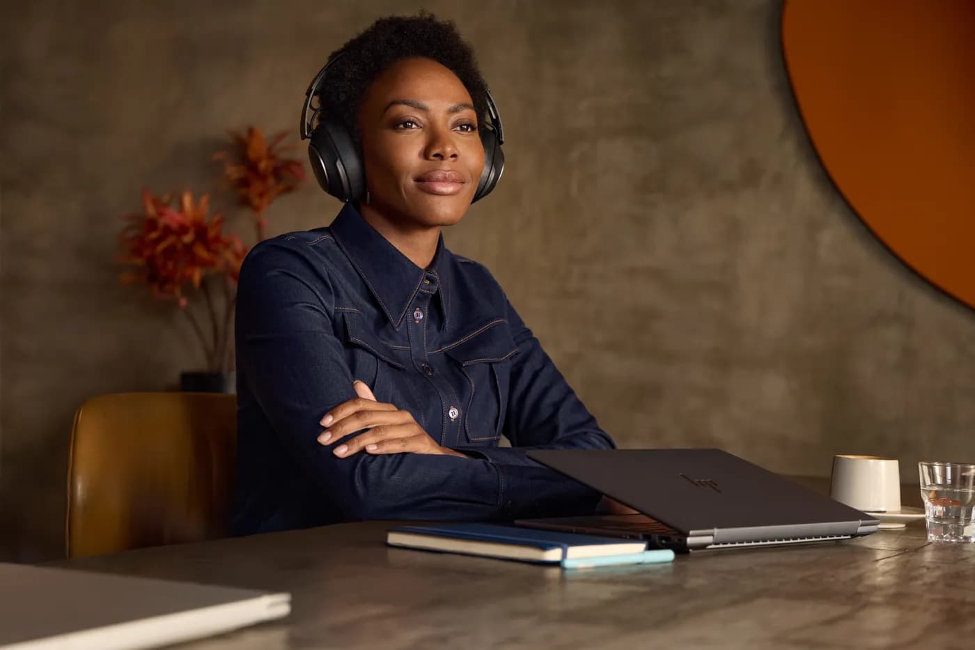 HP Poly Auriculares USB-C Poly Voyager Surround 85 UC con certificació 3