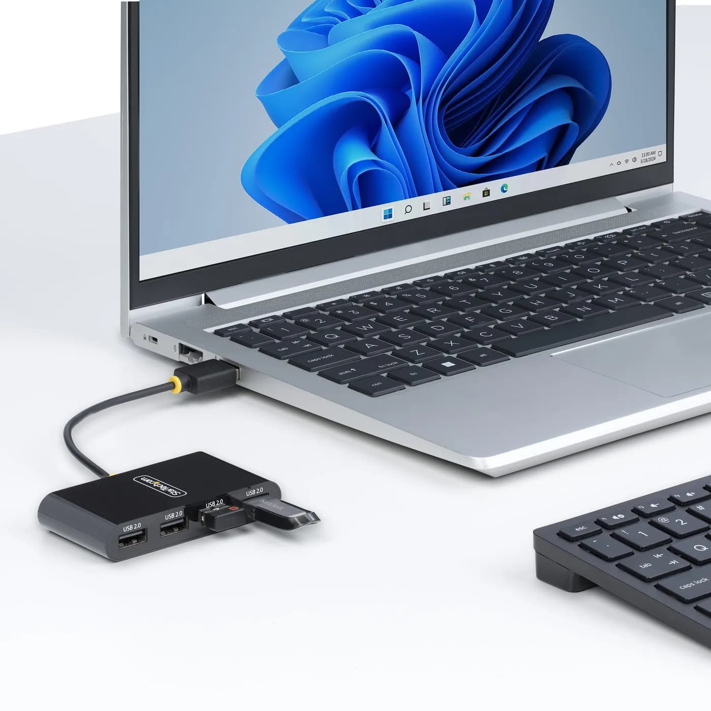 StarTech.com Hub USB 2.0 de 4 Puertos - Hub USB Alimentado por el Bus  5