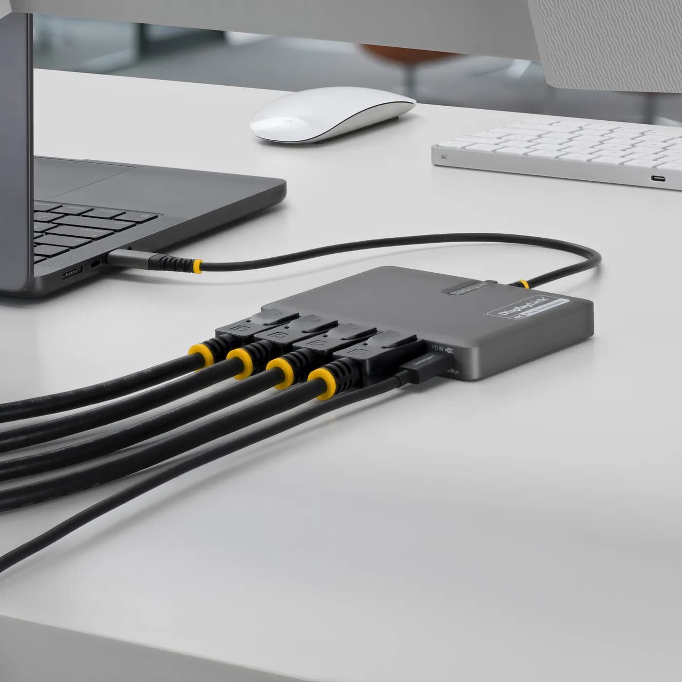 StarTech.com QUAD-USB-DP-ADAPT base para laptop o replicador de puerto 5