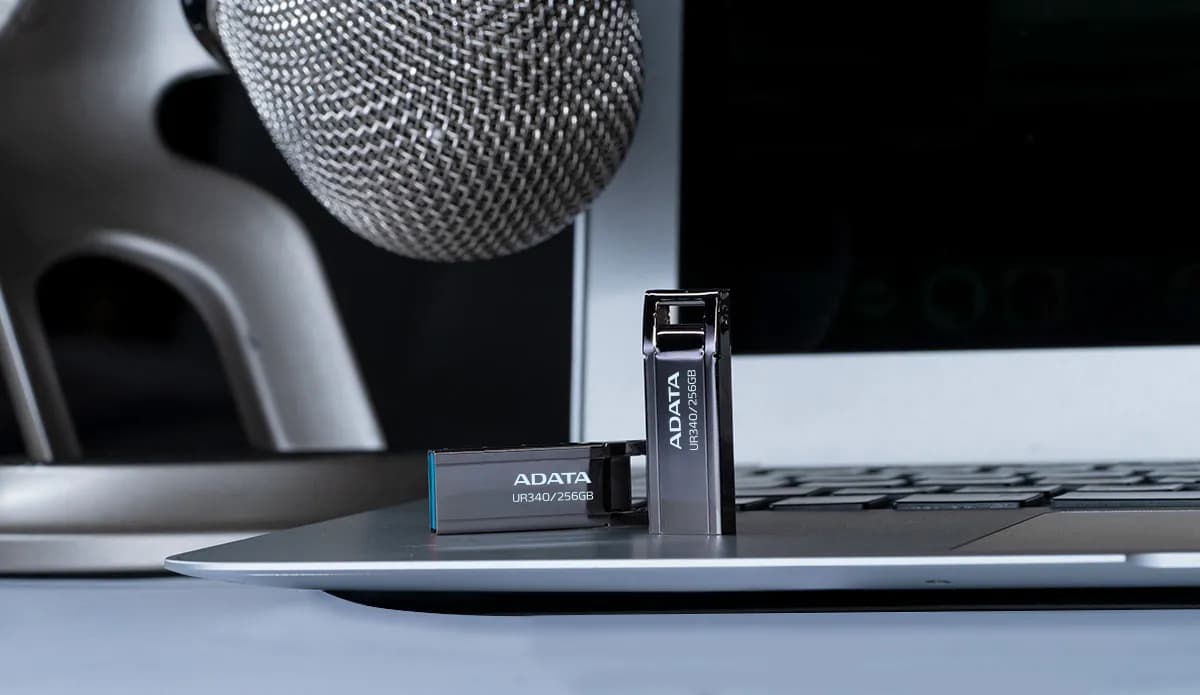 ADATA UR340 unidad flash USB 256 GB USB tipo A 3.2 Gen 1 (3.1 Gen 1) N 6